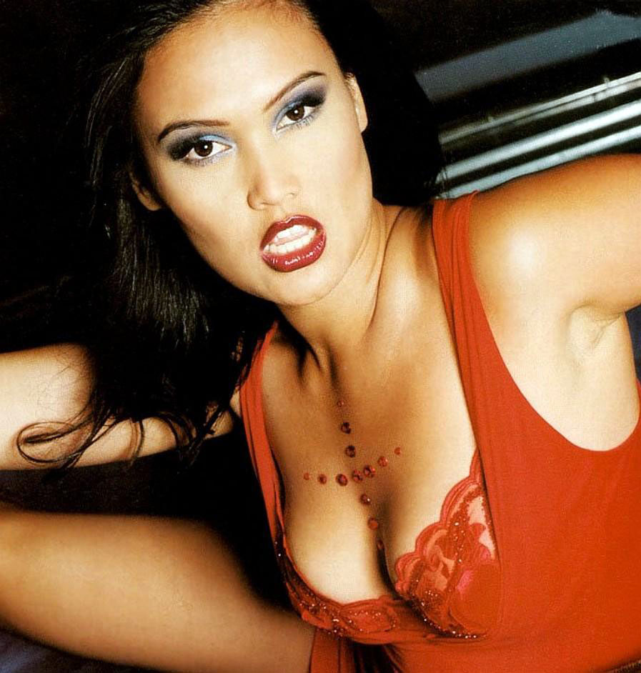 Tia carrere lingerie