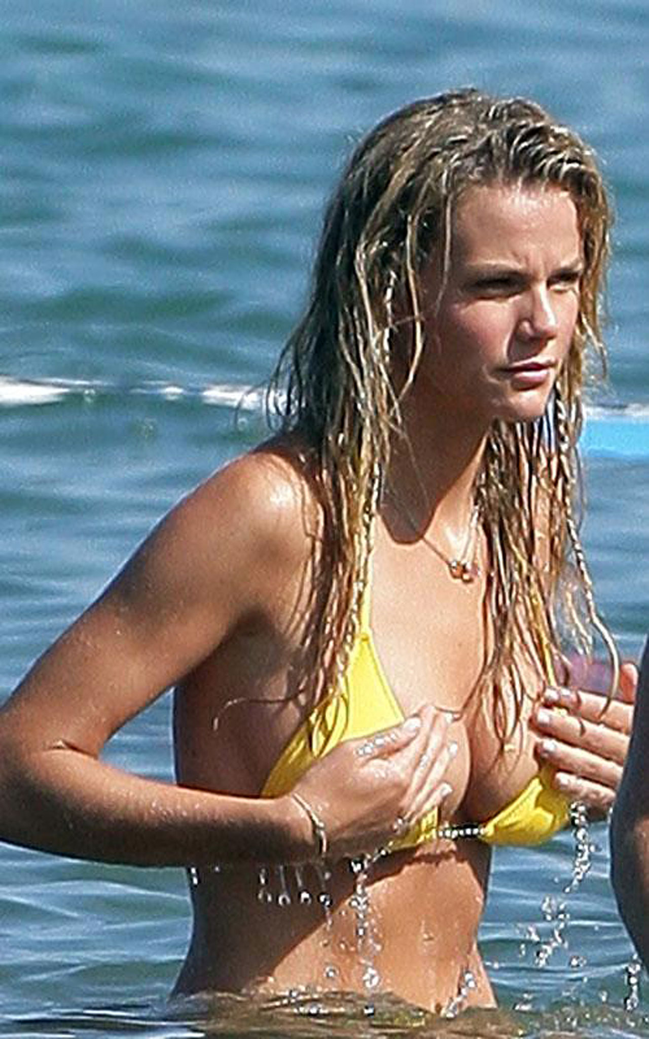 touching her bikini tits, & flaunting her bikini butt brooklyn decker 08 Categories : Ass, Brunette, Erotic Nude Girls, ...